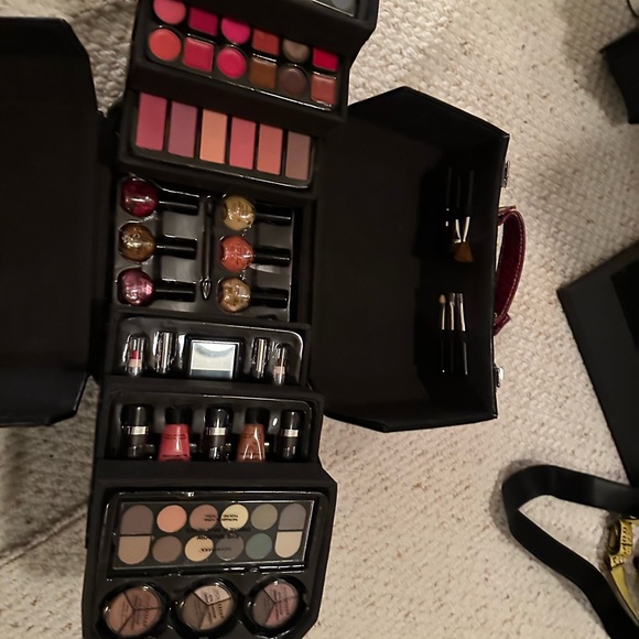 Brand new complete make up set kit case - Picture 6 of 9